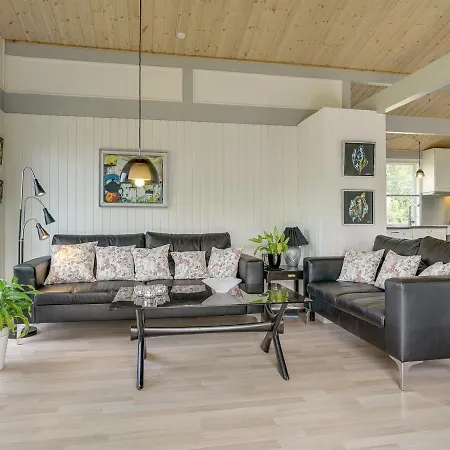 Clarabelle - 700m From The Sea In Ne Jutland By Interhome *