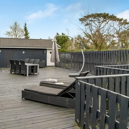 Clarabelle - 700m From The Sea In Ne Jutland By Interhome Hals