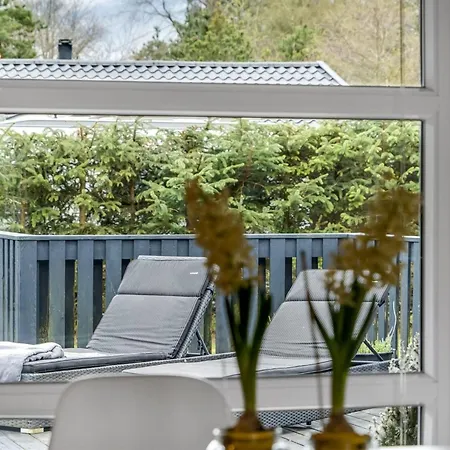 Clarabelle - 700m From The Sea By Interhome Hals