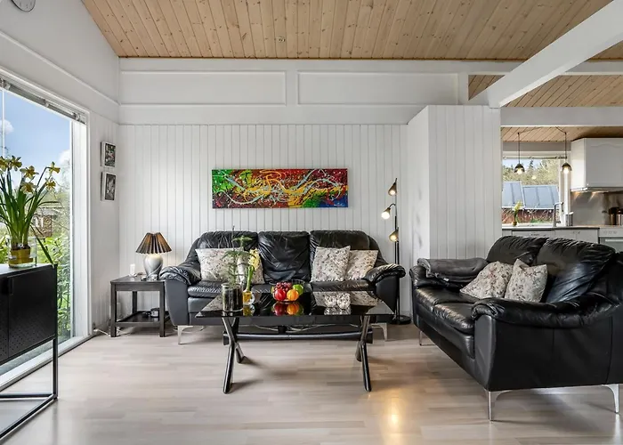 Clarabelle - 700m From The Sea By Interhome * Hals